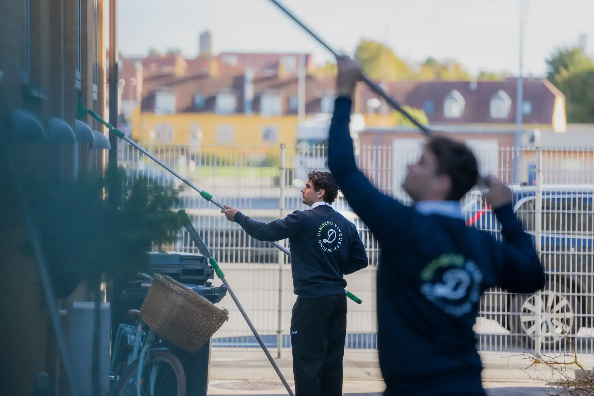 Professionel vinduespudsning udført af Dimberg ApS.